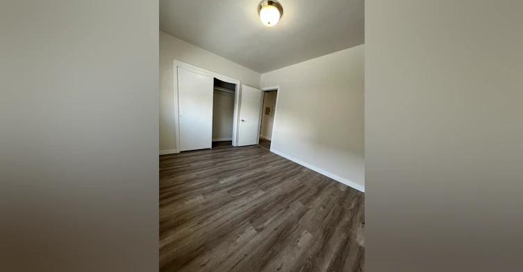 10-12948 118 Avenue NW, Edmonton, AB, T5L 2L4 - 11