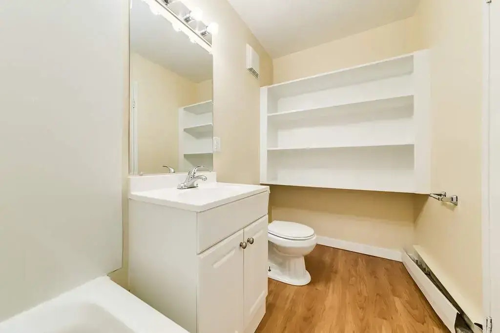 10-12948 118 Avenue NW, Edmonton, AB, T5L 2L4 - 7