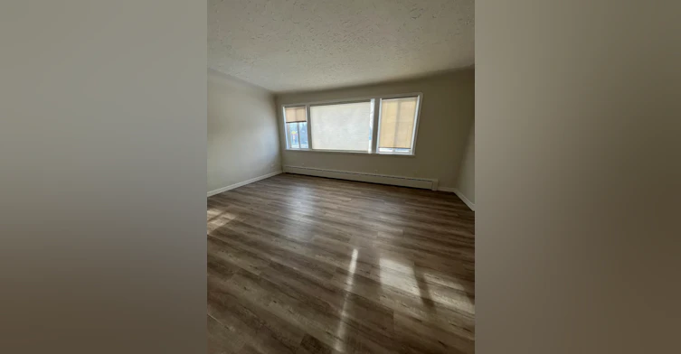 10-12948 118 Avenue NW, Edmonton, AB, T5L 2L4 - 9
