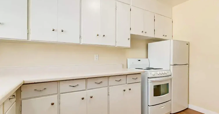 10-12948 118 Avenue NW, Edmonton, AB, T5L 2L4 - 4