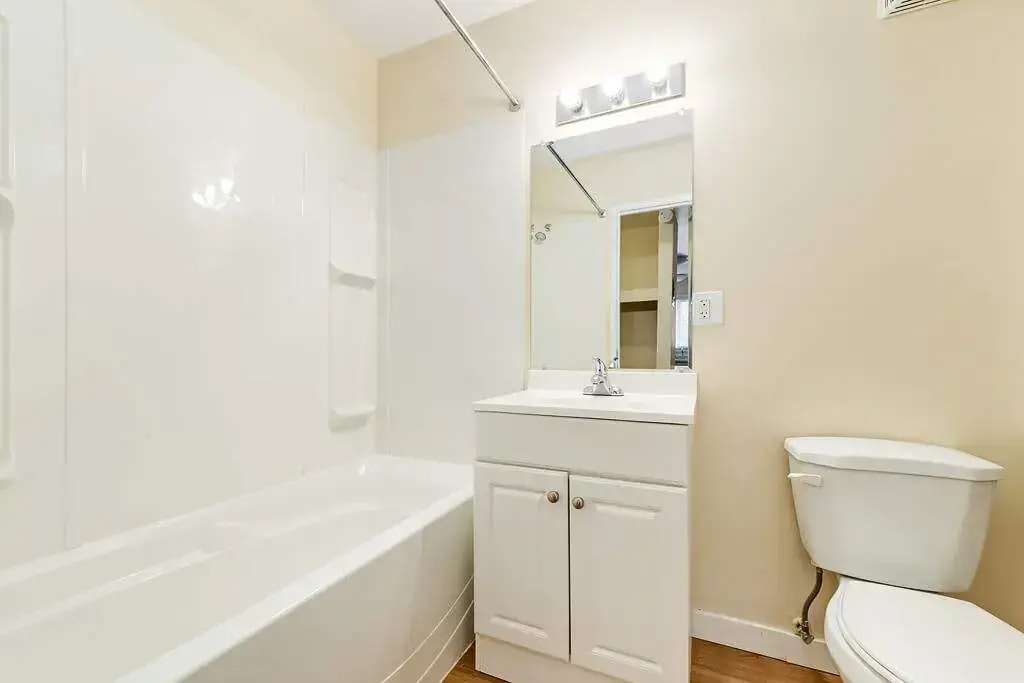 10-12948 118 Avenue NW, Edmonton, AB, T5L 2L4 - 6