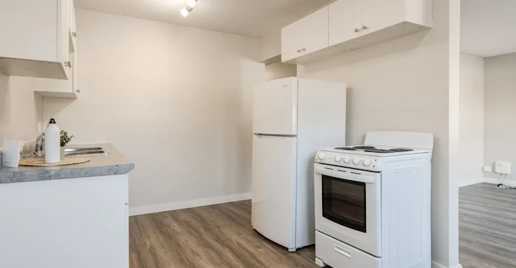 6-11832 88 Street, Edmonton, AB, T5B 3R8 - 7