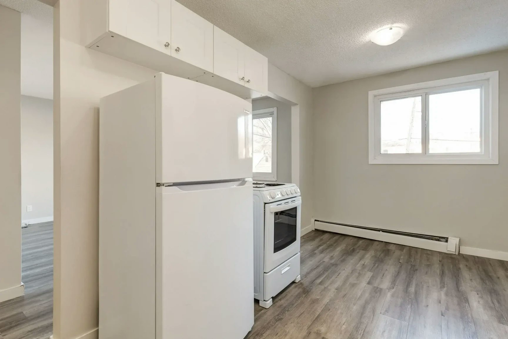 5-11832 88 Street, Edmonton, AB, T5B 3R8 - 2