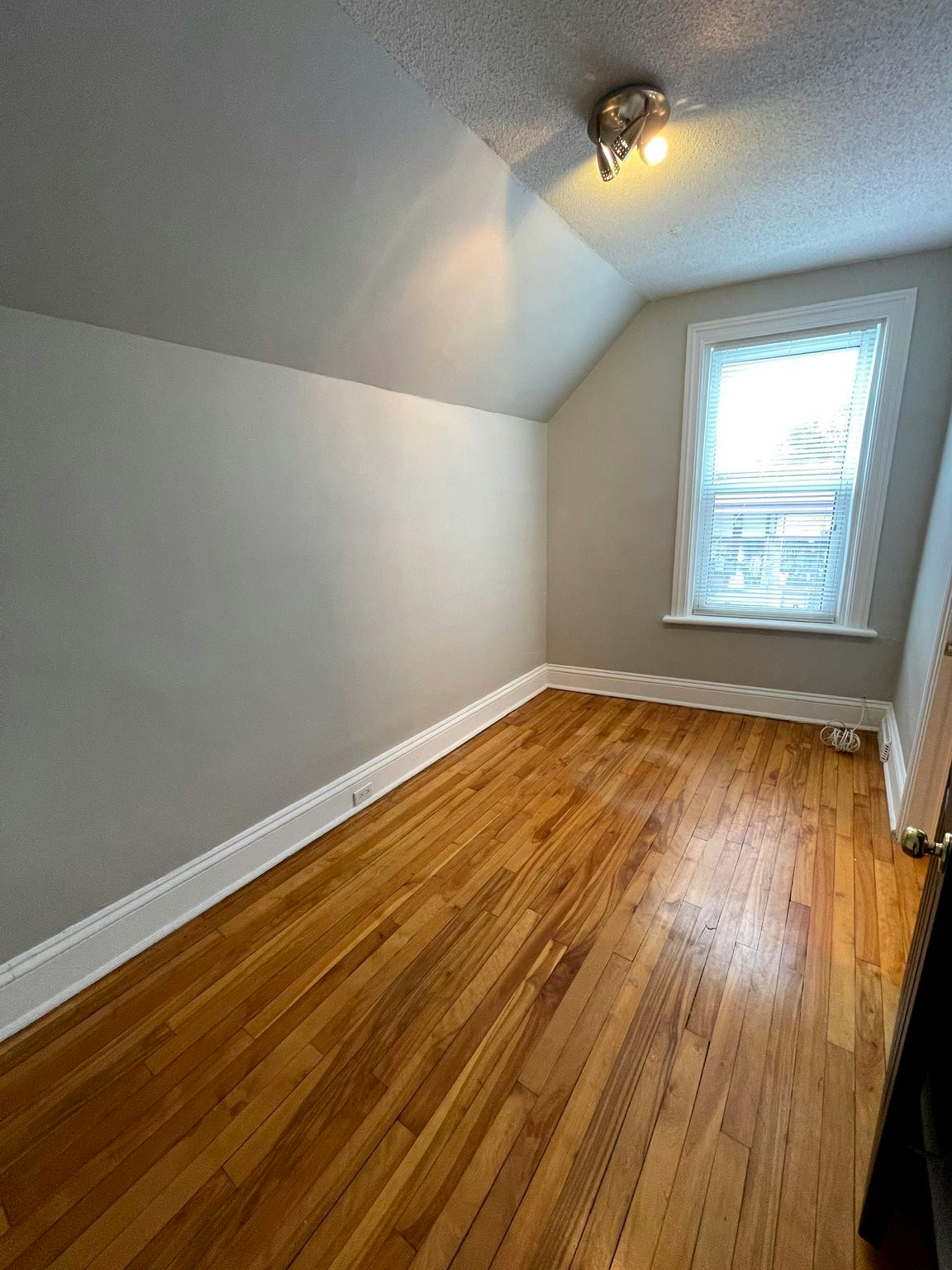 2-66 Flora Street, Ottawa, ON, K2P 1A8 - 6