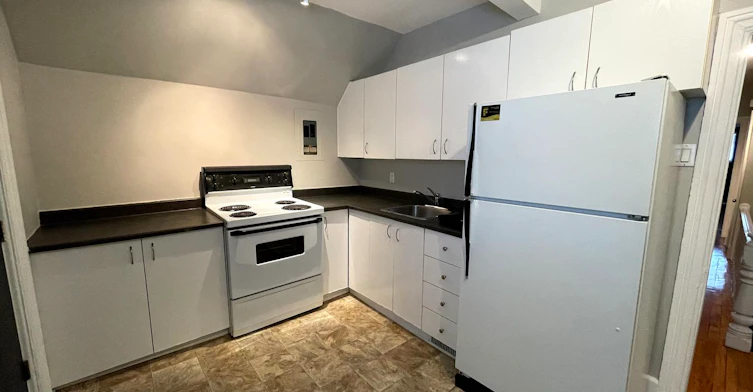 2-66 Flora Street, Ottawa, ON, K2P 1A8 - 2
