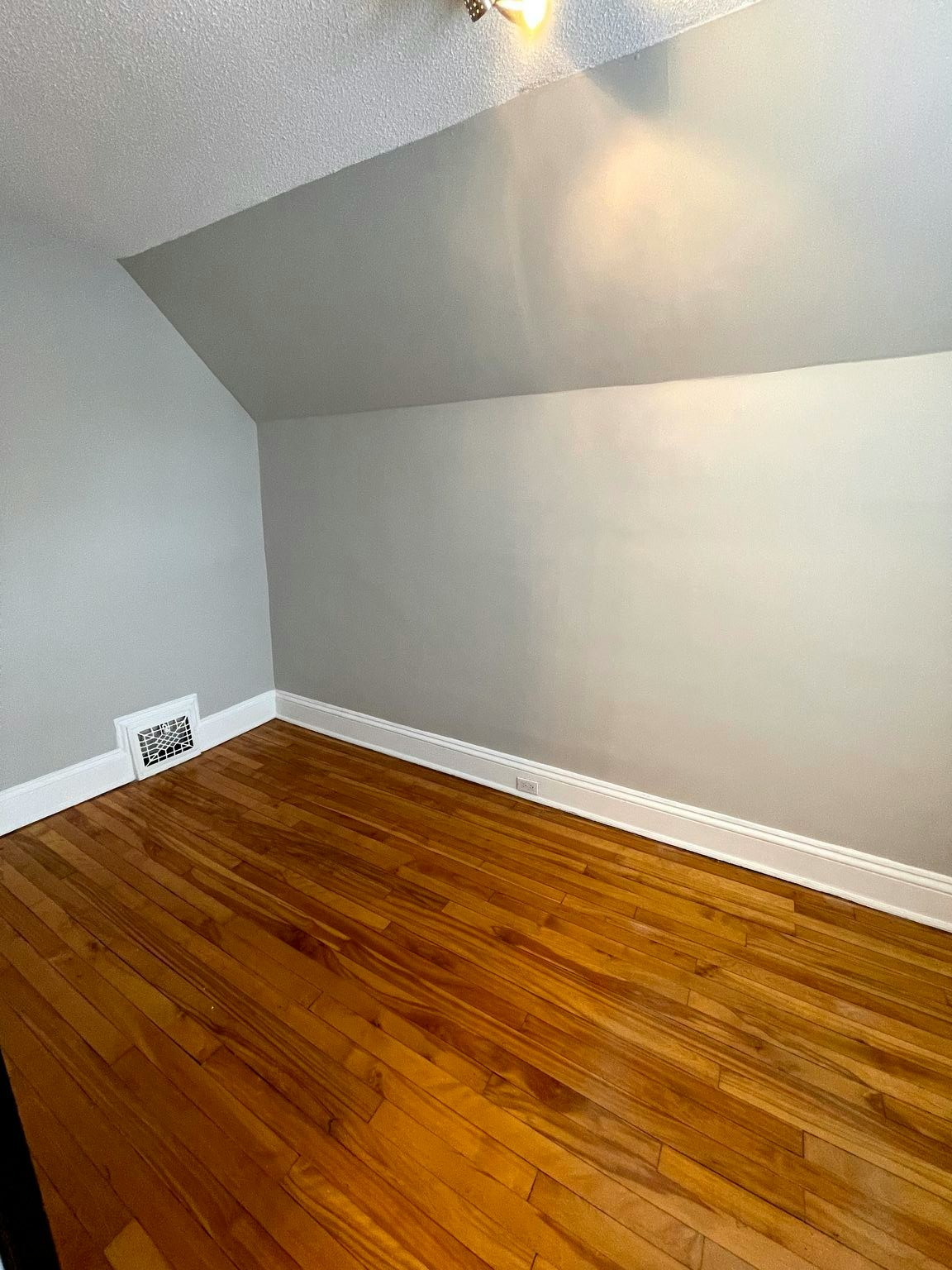 2-66 Flora Street, Ottawa, ON, K2P 1A8 - 4