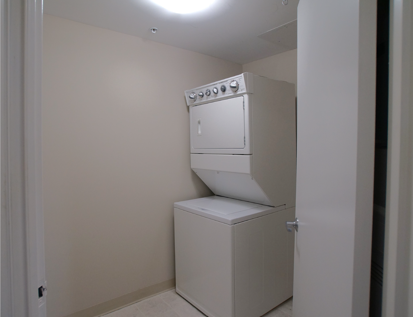 818-239 Auburn Drive, Waterloo, ON, N2K 0B7 - 3