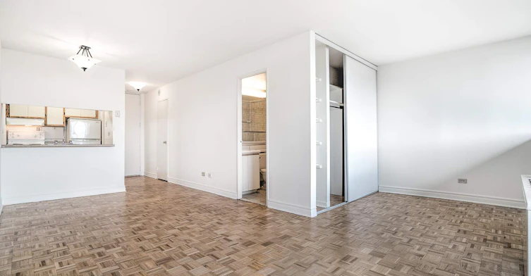 2021 Atwater, Montréal, QC, H3H 2P2