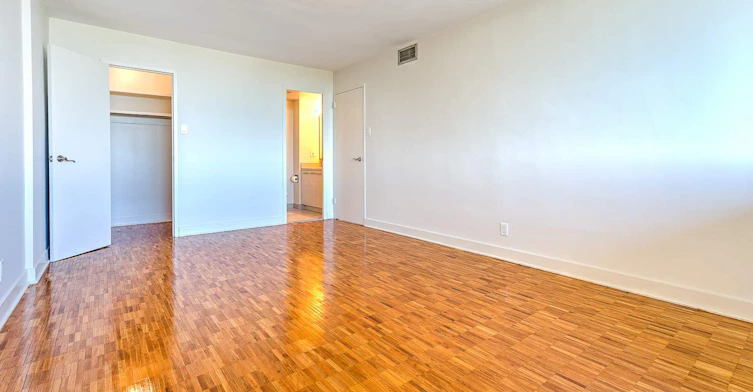 6505 Cote Saint Luc Road, Côte-Saint-Luc, QC, H4V 1G3
