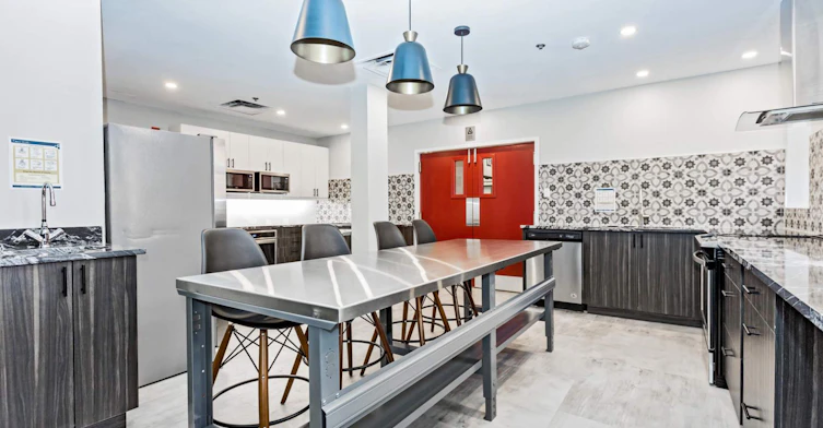 307-330 Mcleod, Ottawa, ON, K2P 2C5 - 12