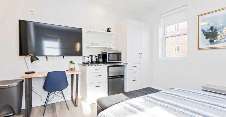 307-330 Mcleod, Ottawa, ON, K2P 2C5