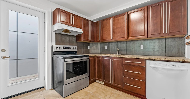 1A-240 Blackburn, Ottawa, ON, K1N 8A8 - 64