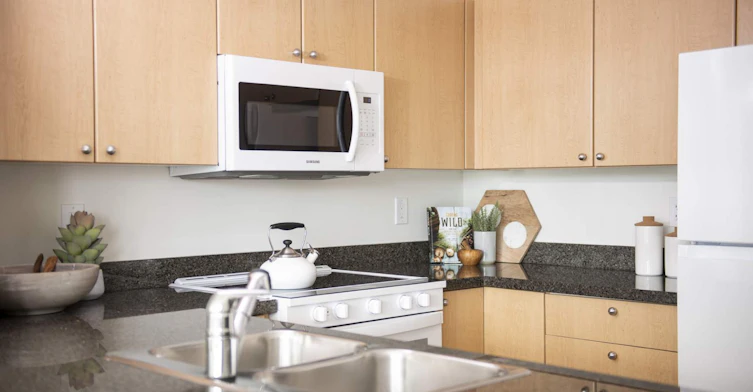 504-699 Cardero Street, Vancouver, BC, V6G 3H7 - 4