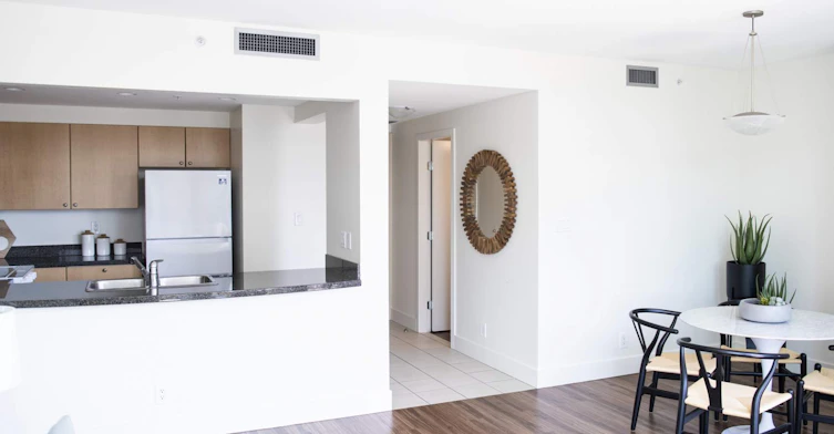 504-699 Cardero Street, Vancouver, BC, V6G 3H7 - 3