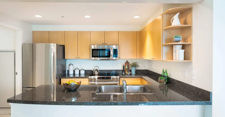 2002-699 Cardero Street, Vancouver, BC, V6G 3H7 - 4