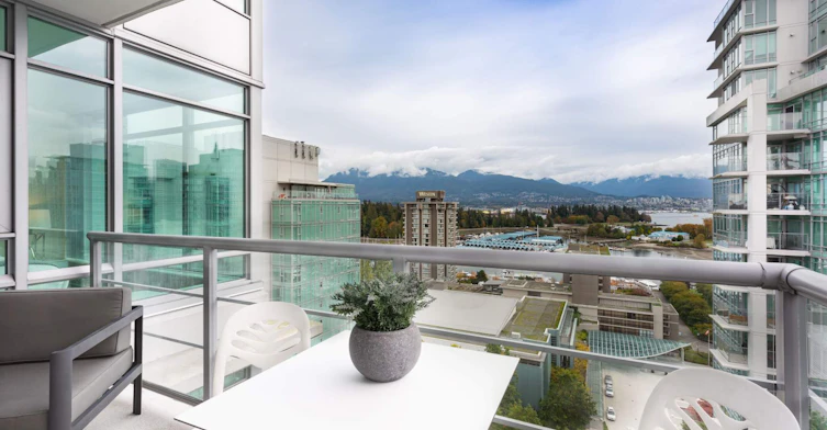 2002-699 Cardero Street, Vancouver, BC, V6G 3H7 - 10