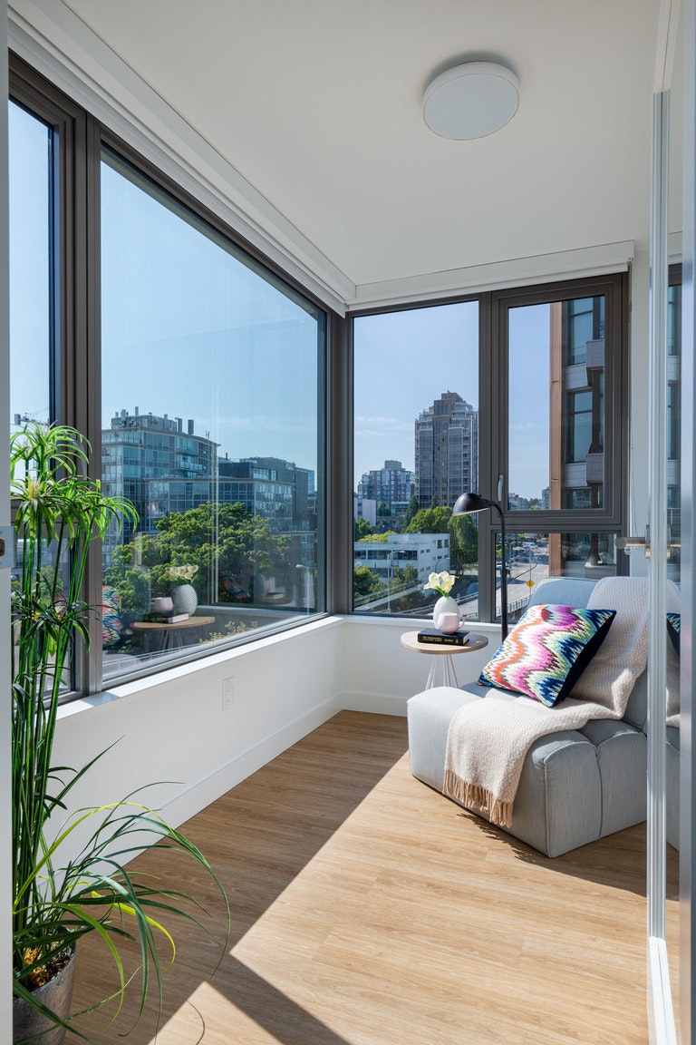 1001-1618 W 6th Avenue, Vancouver, BC, V6J 1R3 - 2