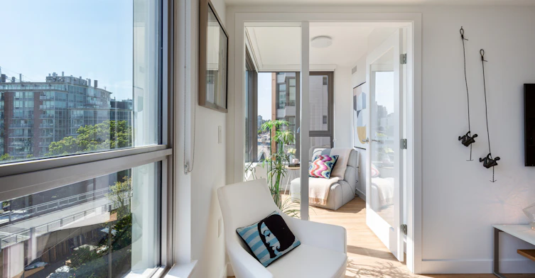 1001-1618 W 6th Avenue, Vancouver, BC, V6J 1R3 - 4