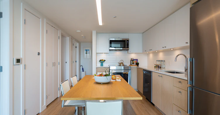 1001-1618 W 6th Avenue, Vancouver, BC, V6J 1R3 - 5