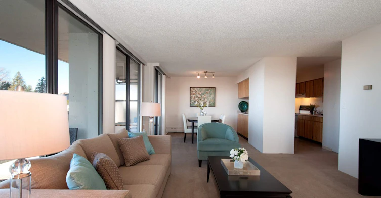 203-5051 Lougheed Highway, Burnaby, BC, V5B 4T5