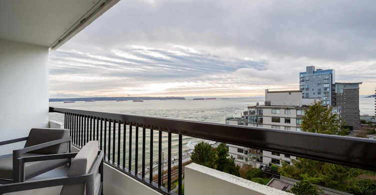 305-2020 Bellevue Avenue, West Vancouver, BC, V7V 1B8 - 2