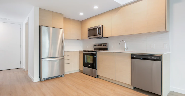 E408-3655 Victoria Drive, Vancouver, BC, V5N 5K9 - 5