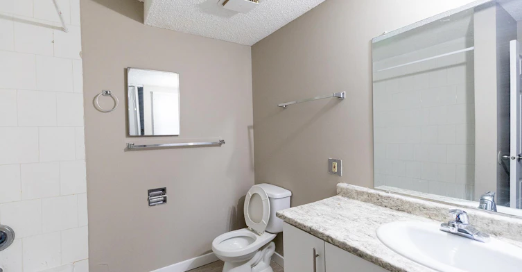 501 40 Avenue NW, Calgary, AB, T2K 5S5 - 18