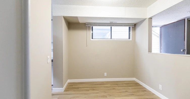501 40 Avenue NW, Calgary, AB, T2K 5S5 - 16