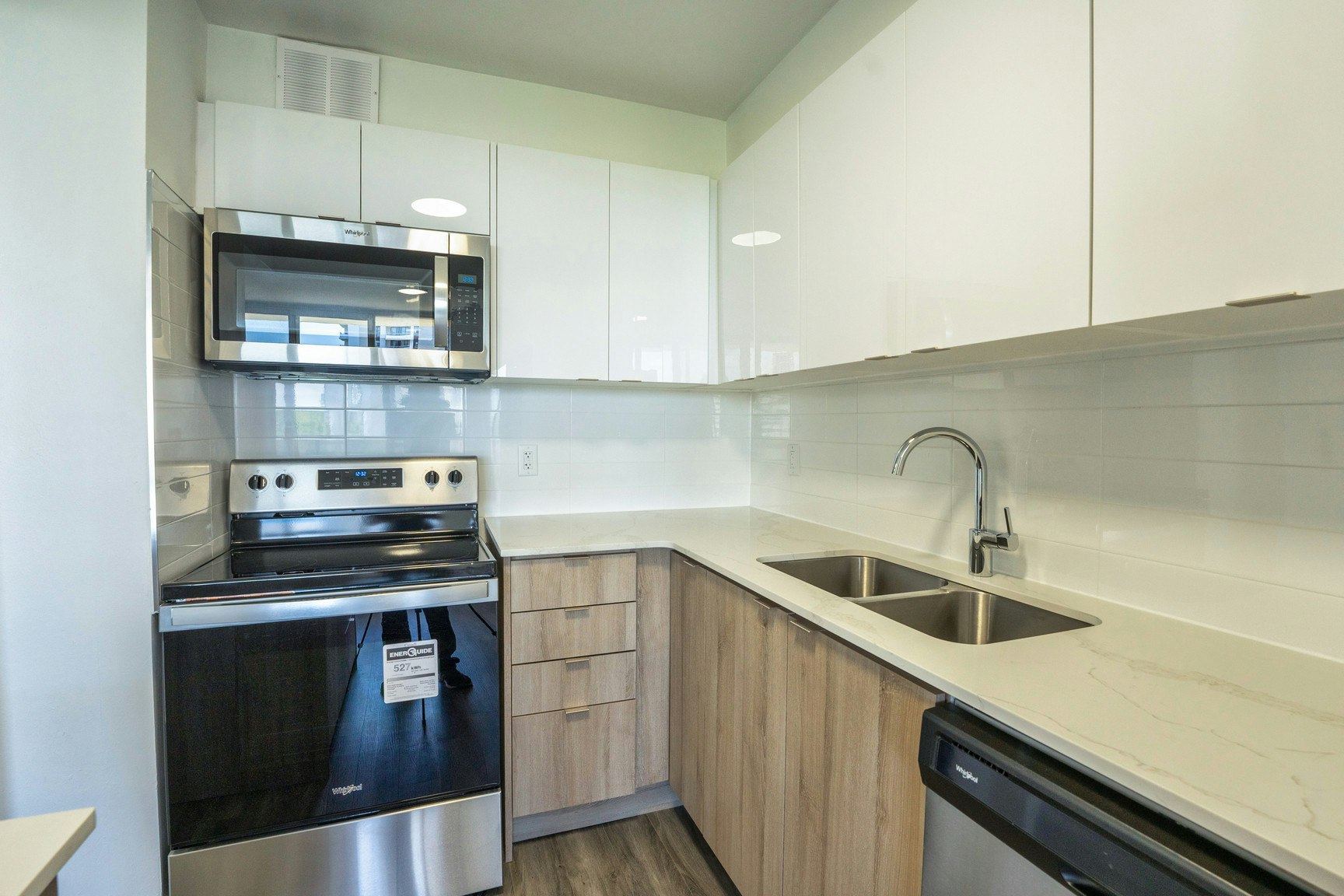 1701-35 David Salomon Drive, Toronto, ON, M3C 1E7 - 2