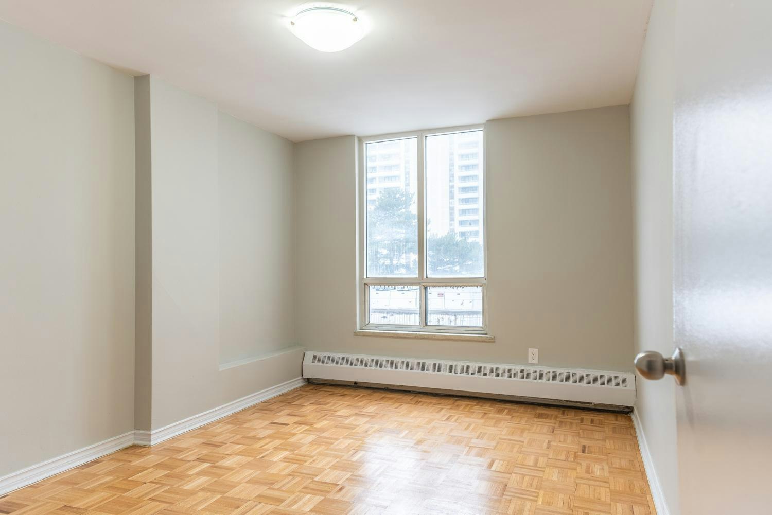 406-35 David Salomon Drive, Toronto, ON, M3C 1E7 - 5