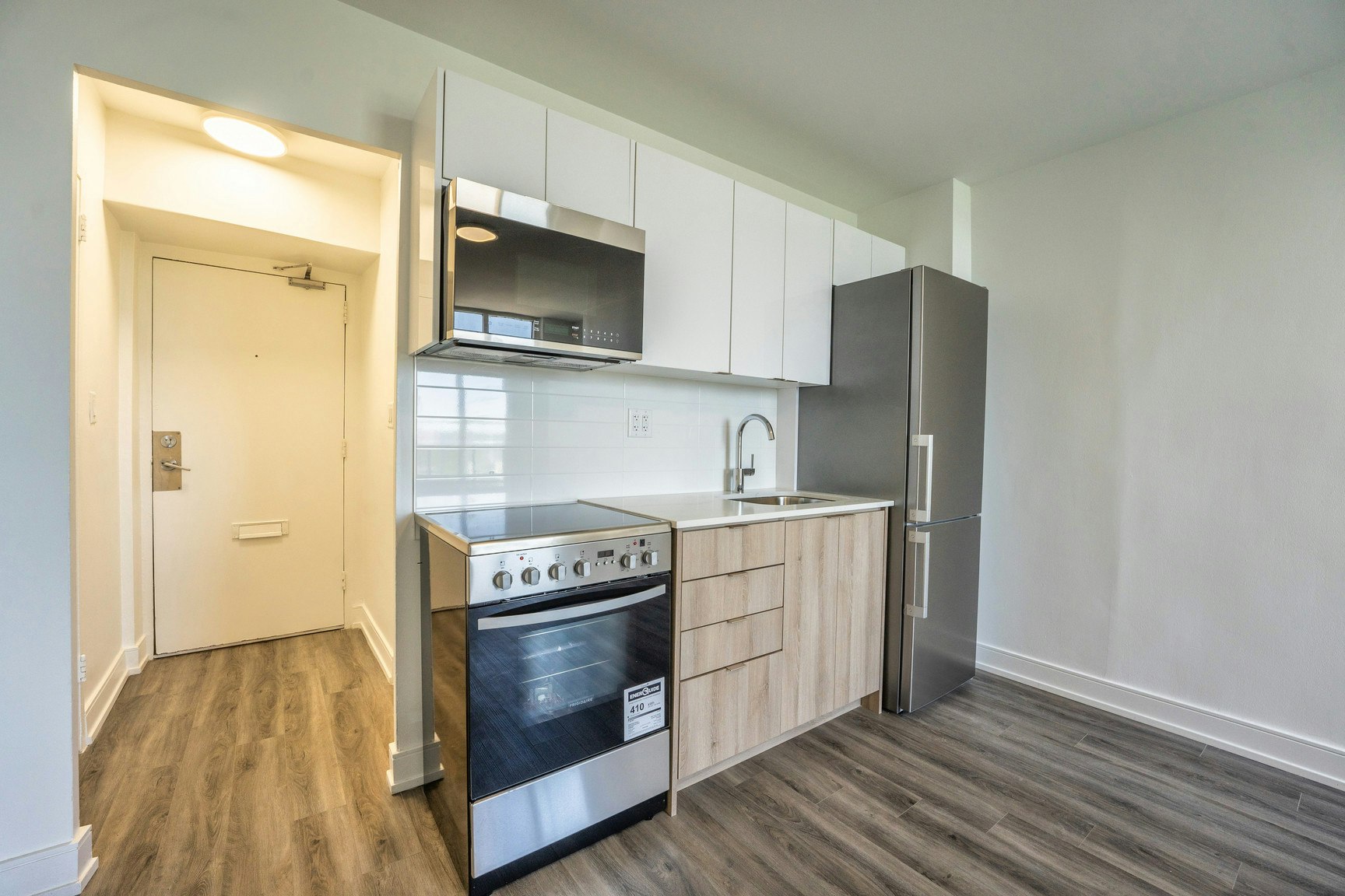 1109-35 David Salomon Drive, Toronto, ON, M3C 1E7 - 2