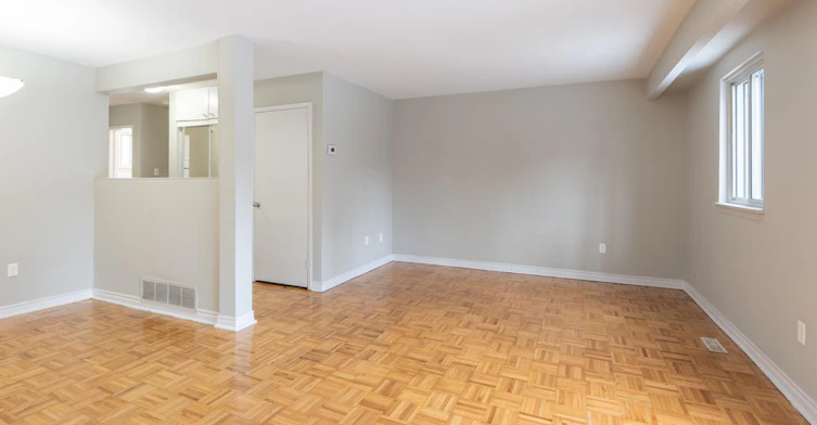 32-2 Secord Avenue, Toronto, ON, M4C 2C3 - 7