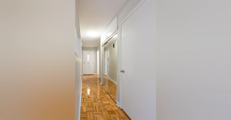 32-2 Secord Avenue, Toronto, ON, M4C 2C3 - 5