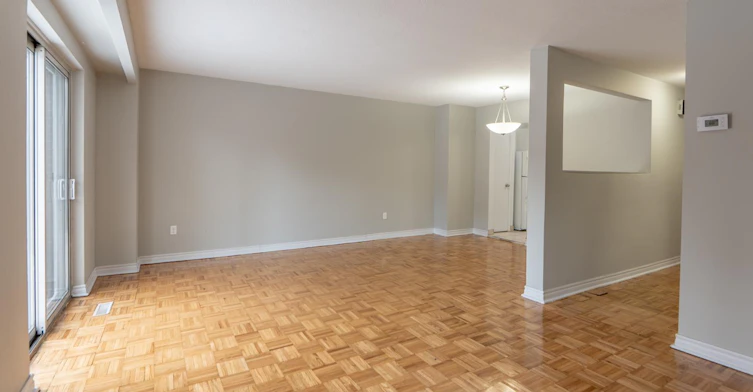 32-2 Secord Avenue, Toronto, ON, M4C 2C3 - 4