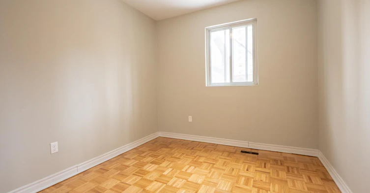 32-2 Secord Avenue, Toronto, ON, M4C 2C3 - 9