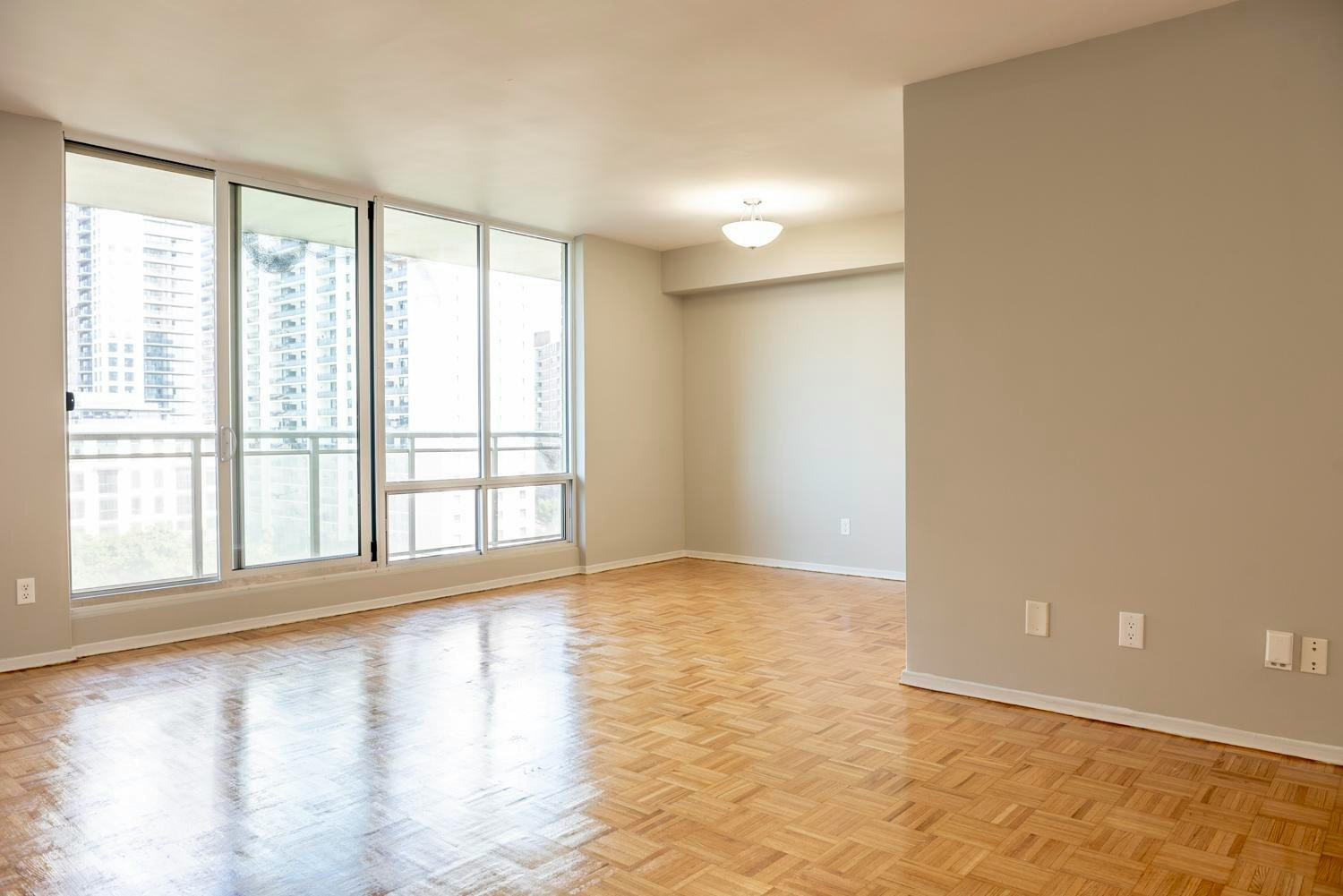 2201-2 Secord Avenue, Toronto, ON, M4C 2C3 - 2