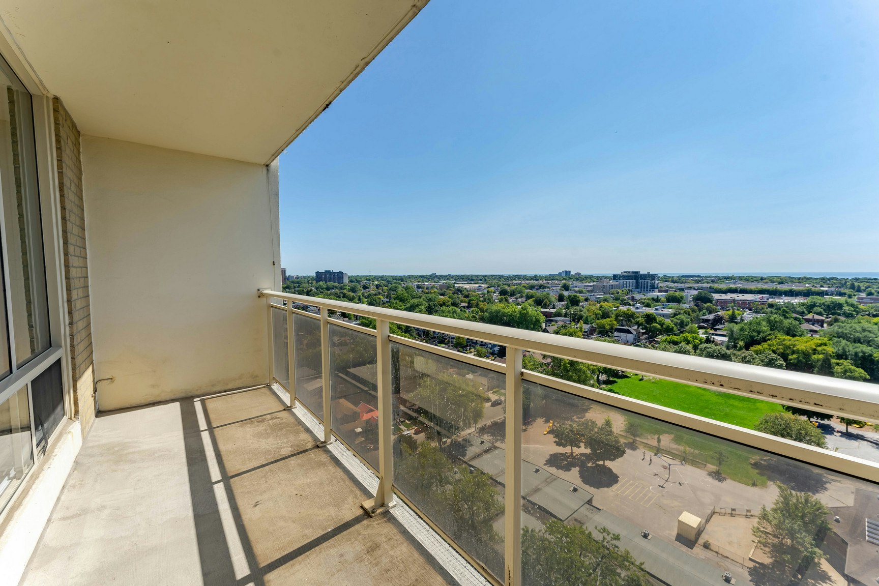 811-2 Secord Avenue, Toronto, ON, M4C 2C3 - 8