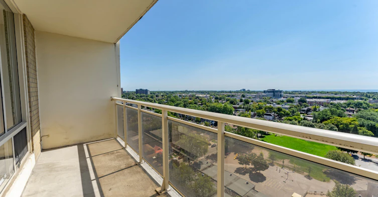 811-2 Secord Avenue, Toronto, ON, M4C 2C3 - 8