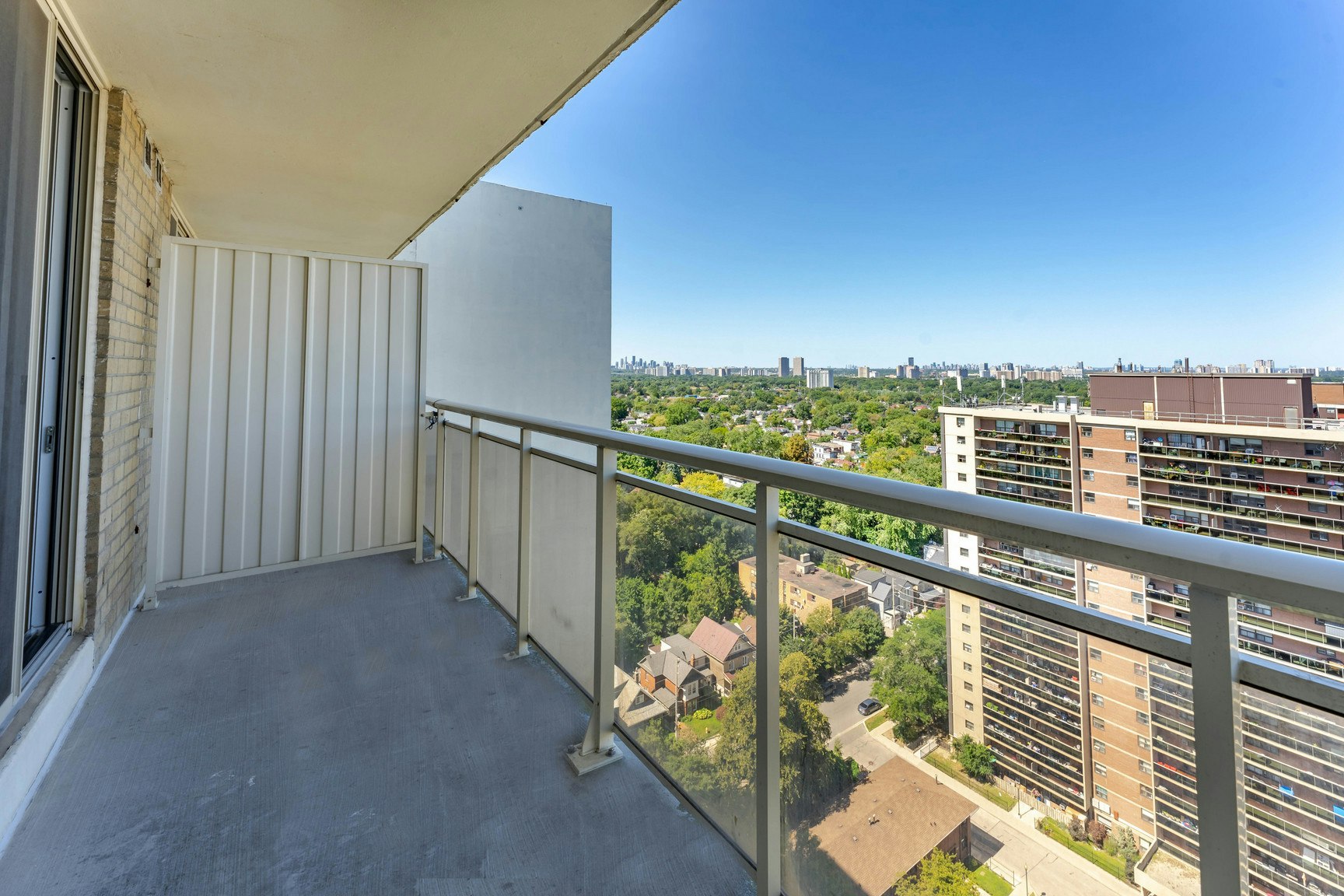 502-2 Secord Avenue, Toronto, ON, M4C 2C3 - 6