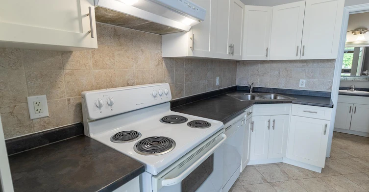40 Front Street, Thorold, ON, L2V 1X5 - 3