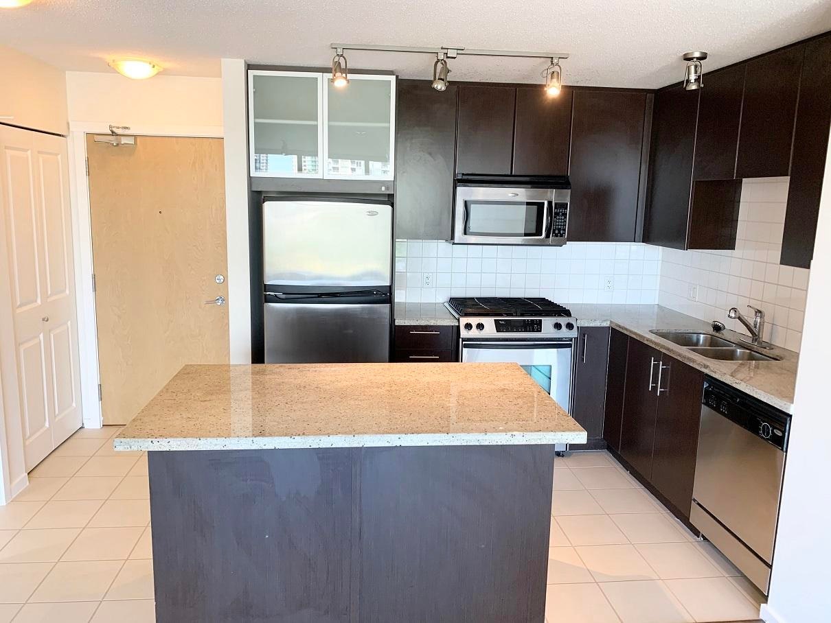 1105-2289 Yukon Crescent, Burnaby, BC, V5C 0B2 - 3