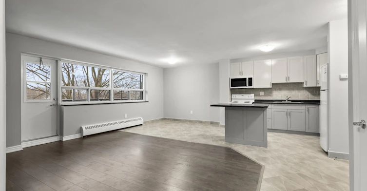 206, 305-473 Linwell Road, St. Catharines, ON, L2M 2P6 - 2