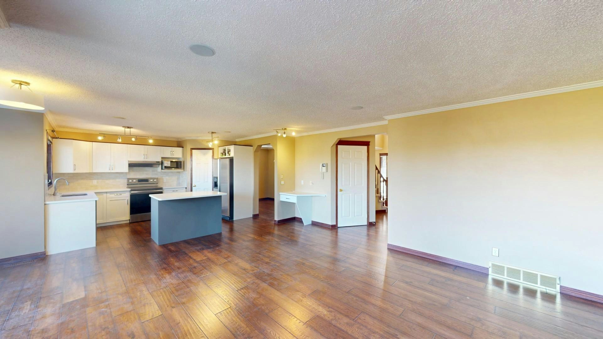 42 Valley Ponds Way NW, Calgary, AB, T3B 5T5 - 3