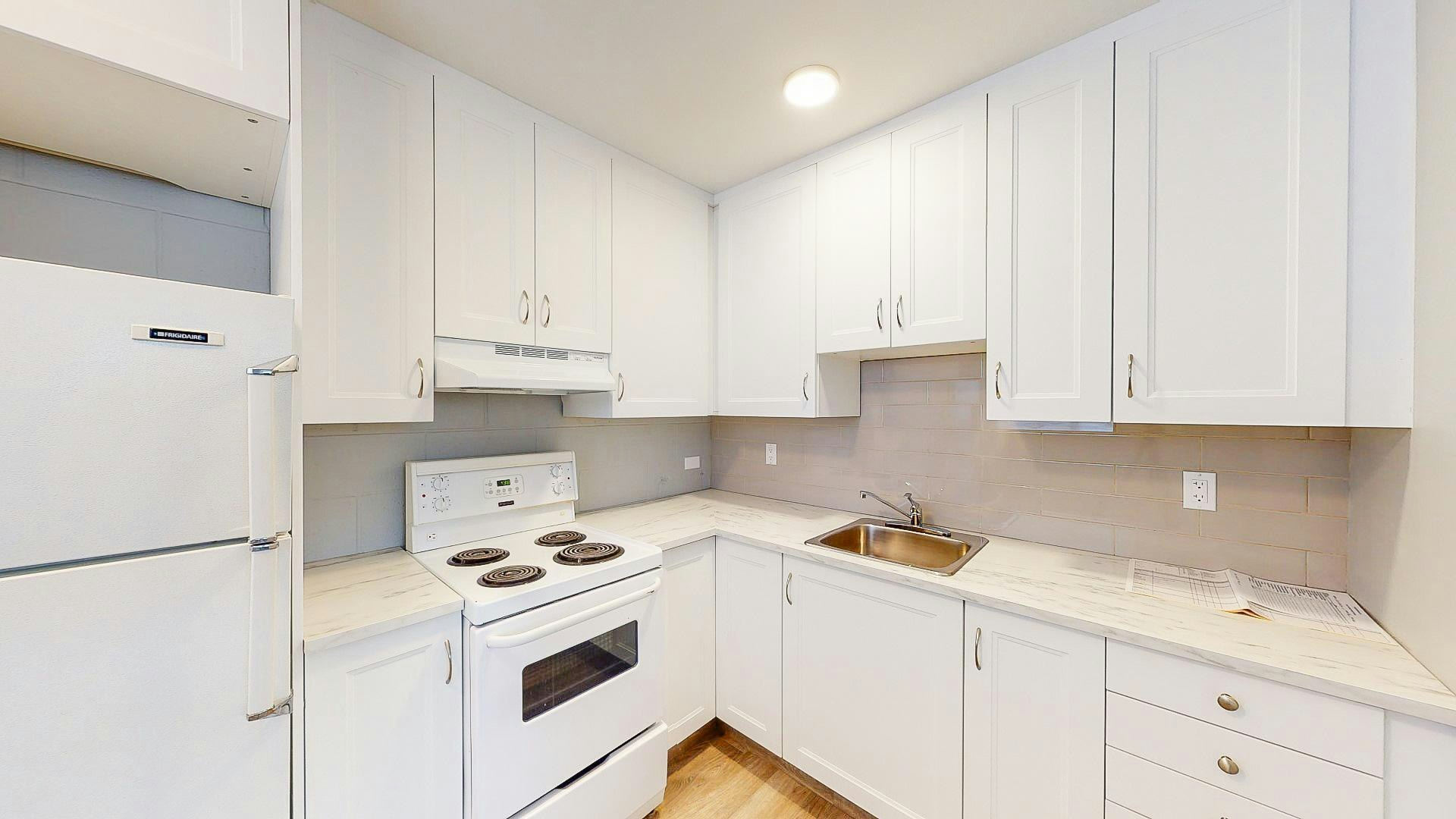 12-128 26 Avenue Northwest, Calgary, AB, T2M 2C7 - 3