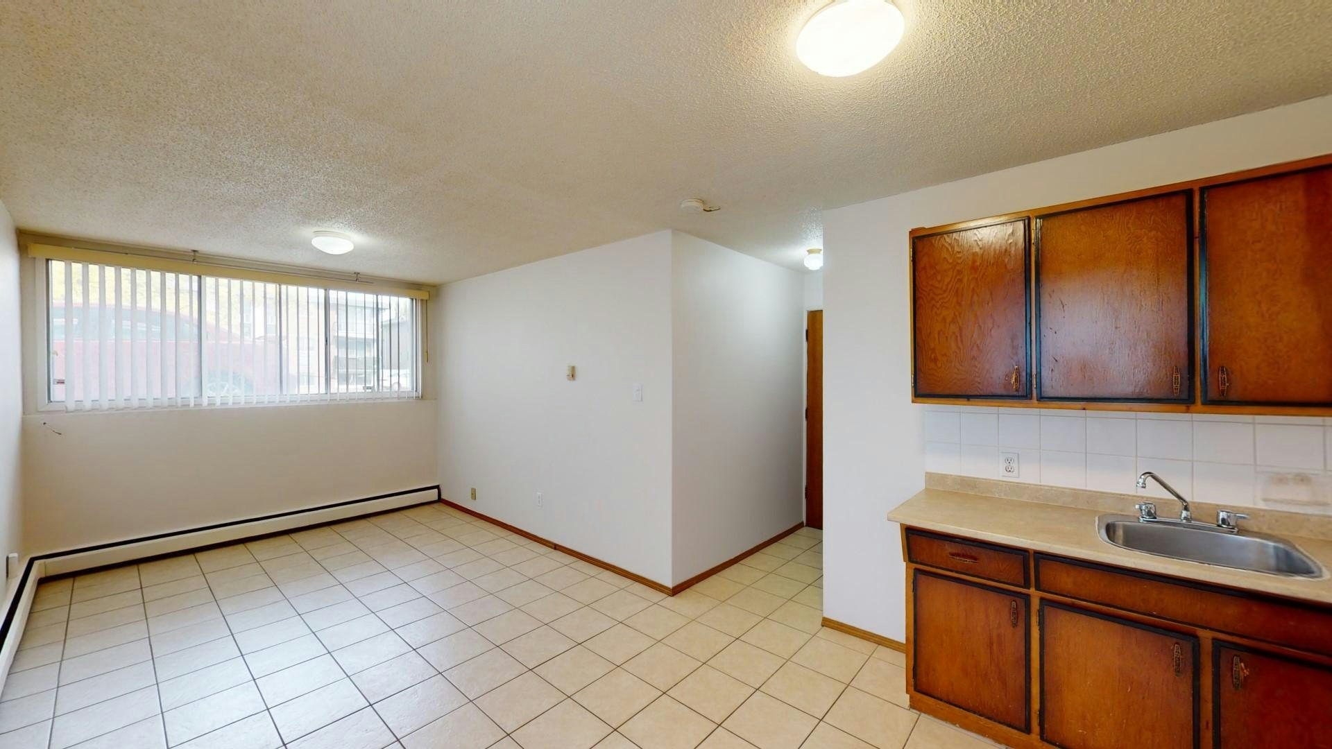 12-128 26 Avenue Northwest, Calgary, AB, T2M 2C7 - 2