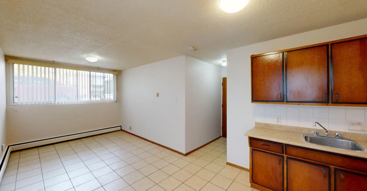 12-128 26 Avenue Northwest, Calgary, AB, T2M 2C7 - 2
