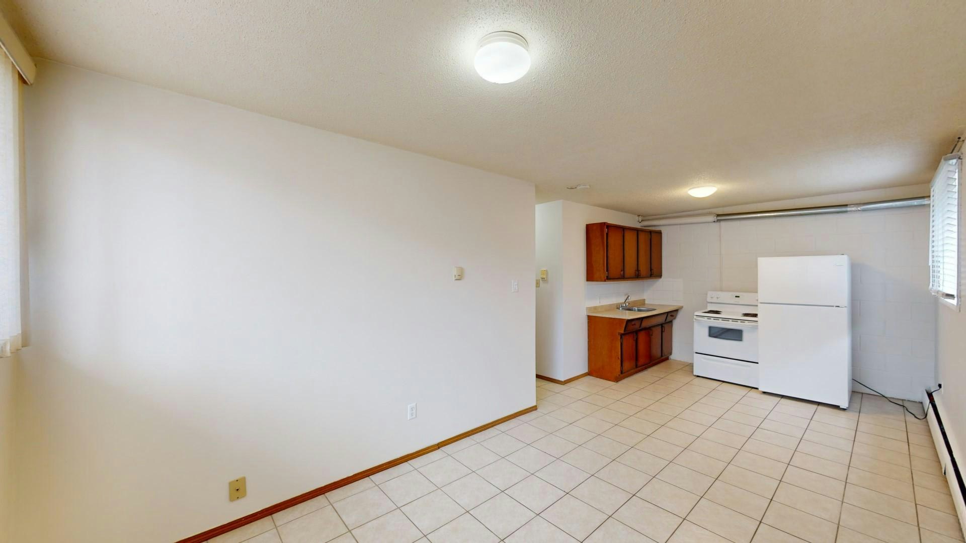 12-128 26 Avenue Northwest, Calgary, AB, T2M 2C7 - 3