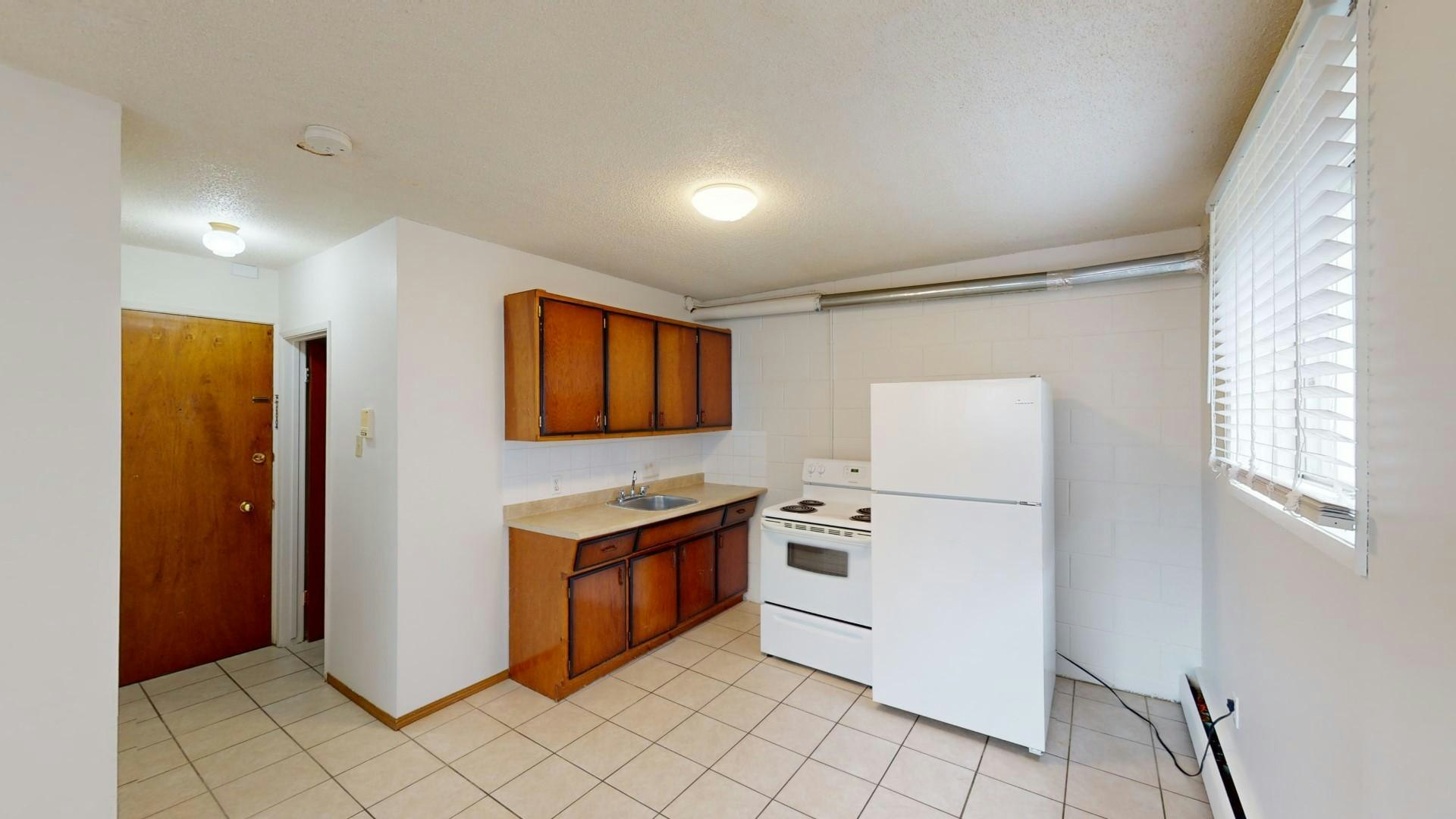 12-128 26 Avenue Northwest, Calgary, AB, T2M 2C7 - 4
