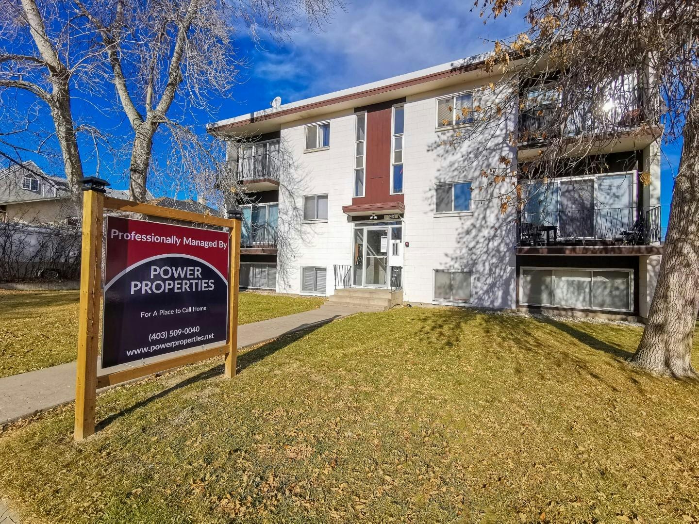 12-128 26 Avenue Northwest, Calgary, AB, T2M 2C7