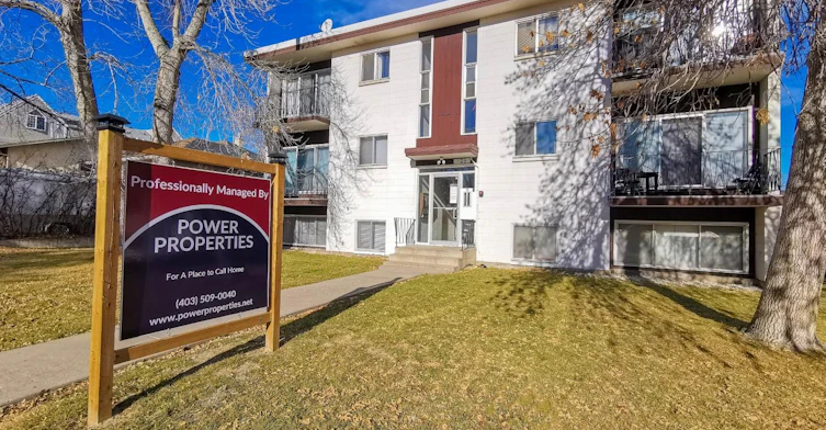 12-128 26 Avenue Northwest, Calgary, AB, T2M 2C7